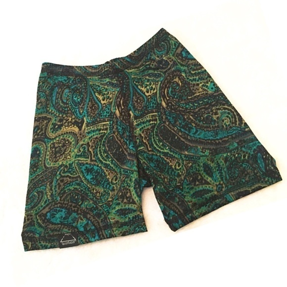 ๐ Paisley print compression athletic shorts - Picture 2 of 6